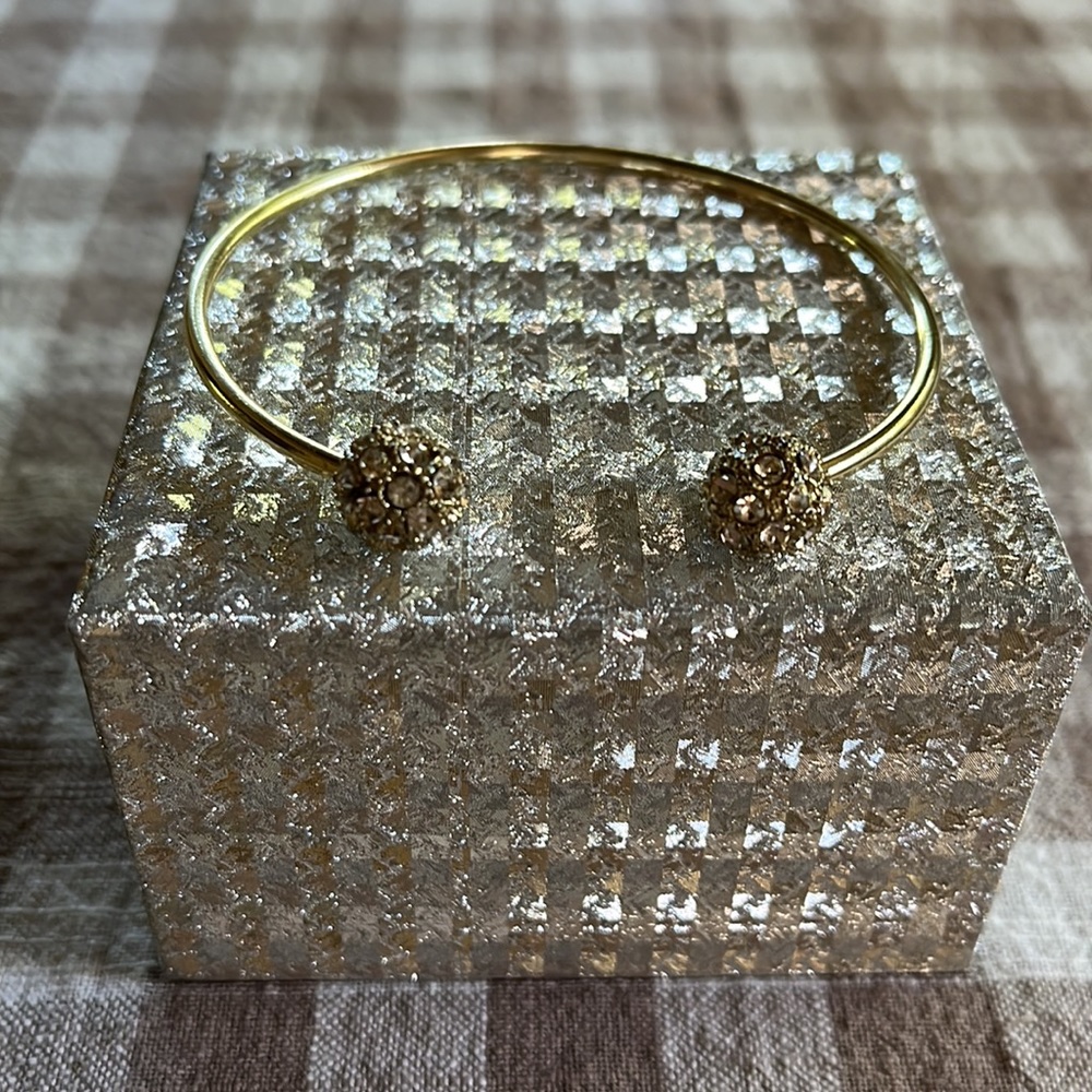 Bracelets - Picture 3 of 4
